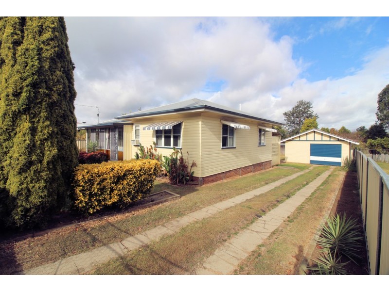 5 Nolan Street, Crows Nest QLD 4355