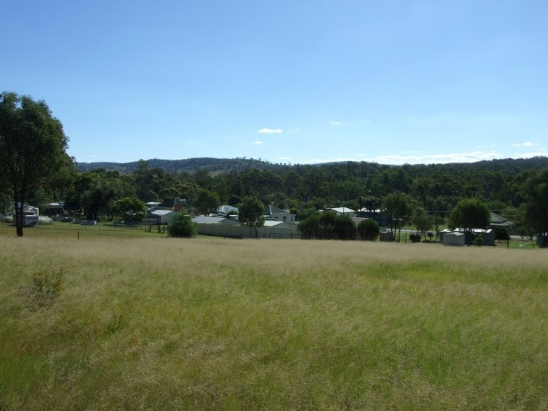 3 Flora Street, Cooyar QLD 4402