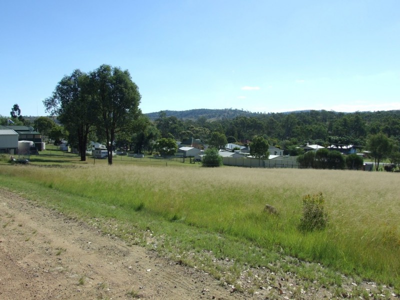 3 Flora Street, Cooyar QLD 4402