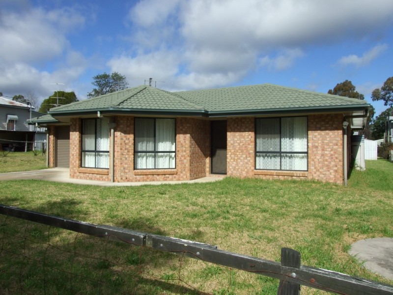 53a South Street, Crows Nest QLD 4355