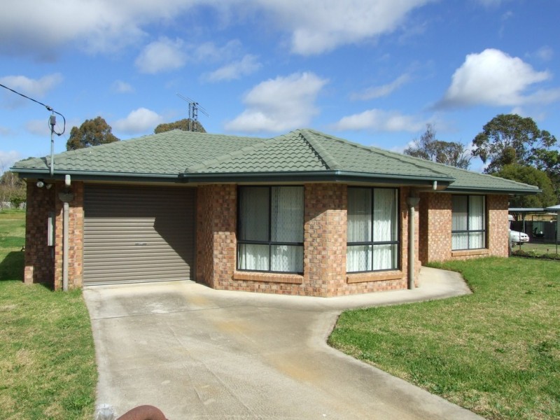 53a South Street, Crows Nest QLD 4355