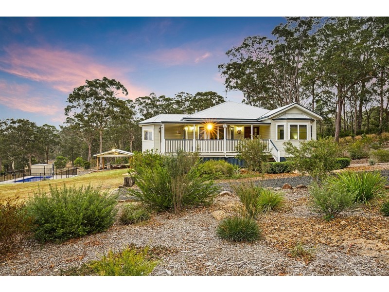 21 Sewell Road, Crows Nest QLD 4355