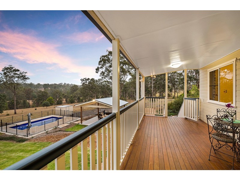 21 Sewell Road, Crows Nest QLD 4355