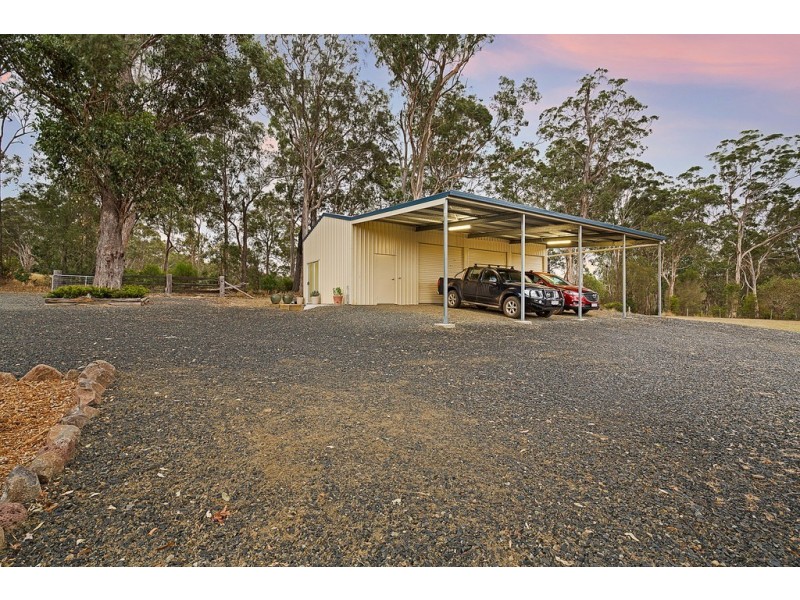 21 Sewell Road, Crows Nest QLD 4355