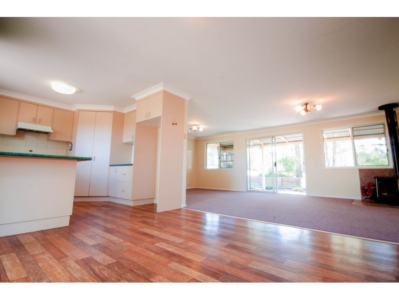 21 Sewell Road, Crows Nest QLD 4355