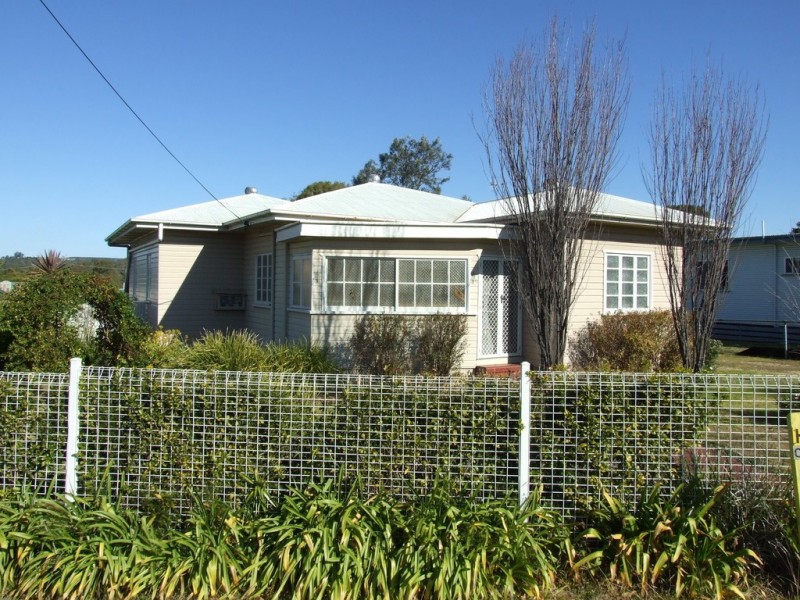 5 Lalor Street, Crows Nest QLD 4355