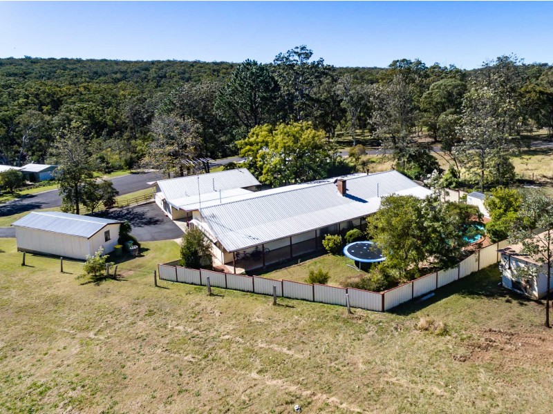 3 William Street, Crows Nest QLD 4355