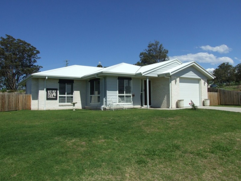 76 Naomi Drive, Crows Nest QLD 4355