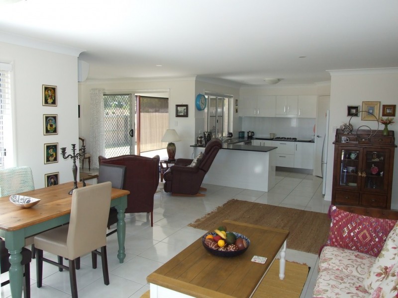 76 Naomi Drive, Crows Nest QLD 4355