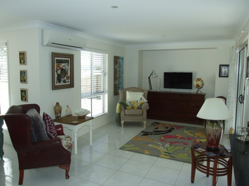 76 Naomi Drive, Crows Nest QLD 4355