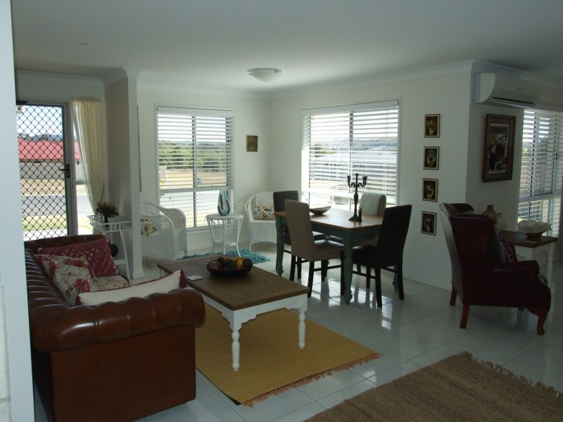 76 Naomi Drive, Crows Nest QLD 4355