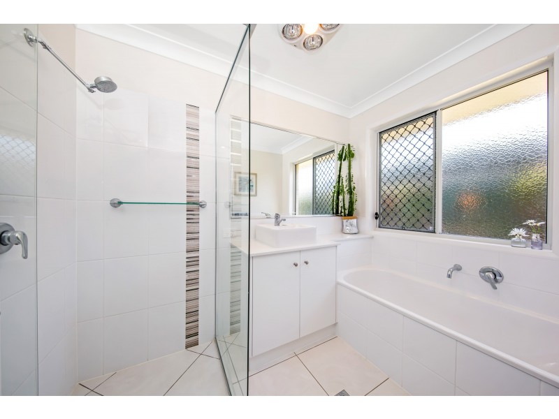 11 Cedarwood Drive, Crows Nest QLD 4355