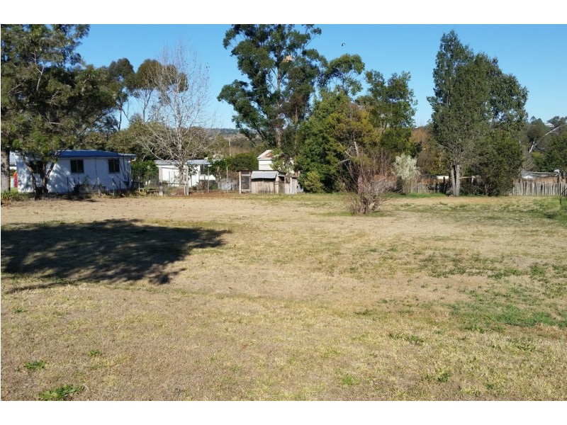 9 Dale Street, Crows Nest QLD 4355