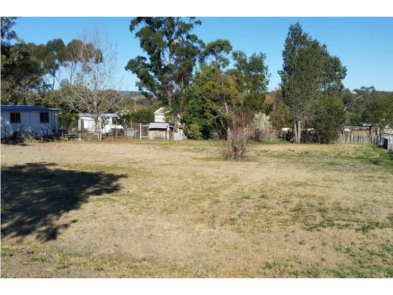9 Dale Street, Crows Nest QLD 4355