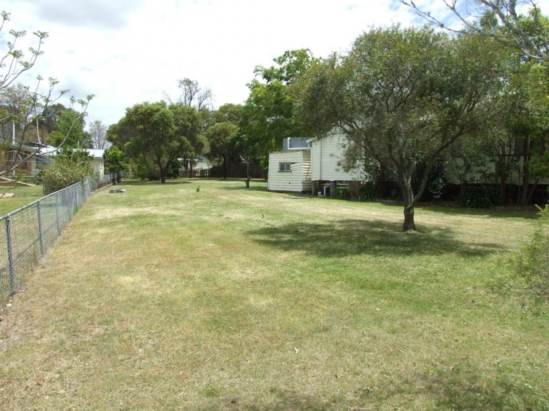 21 Grace Street, Crows Nest QLD 4355