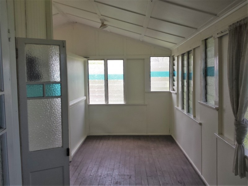 21 Grace Street, Crows Nest QLD 4355