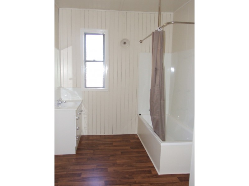 247 Kynoch Rd, Ravensbourne QLD 4352