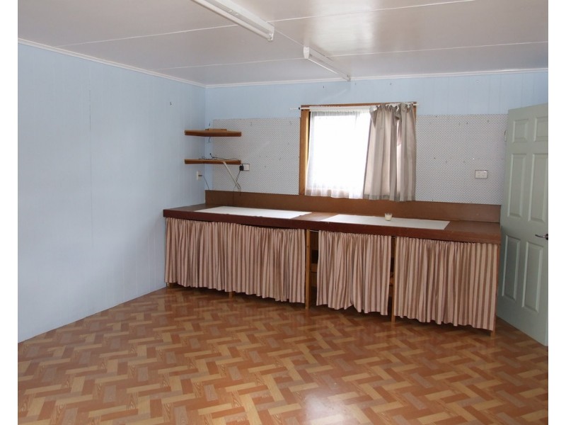 1 New England Highway, Crows Nest QLD 4355