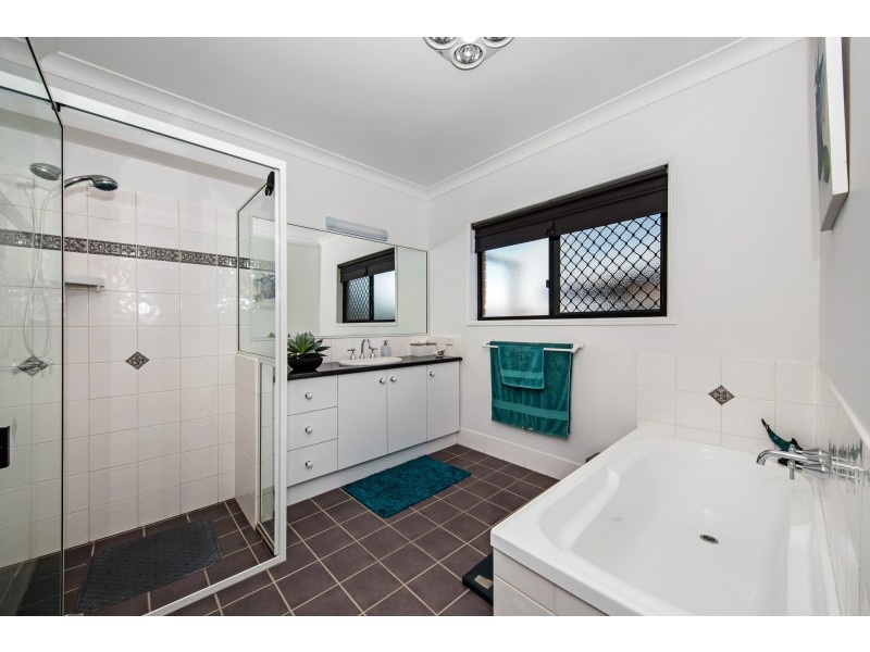 7 Lee Court, Crows Nest QLD 4355