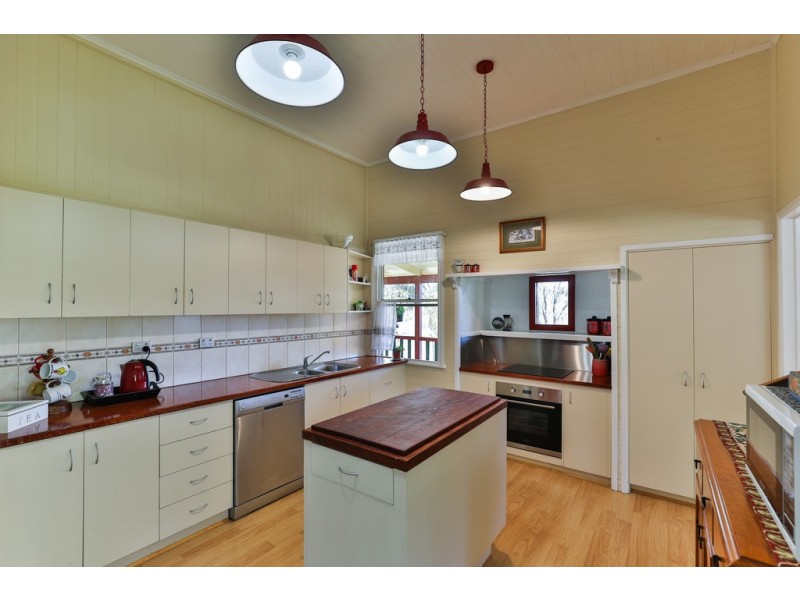 1012 Pechey Maclagan Road, Groomsville QLD 4352