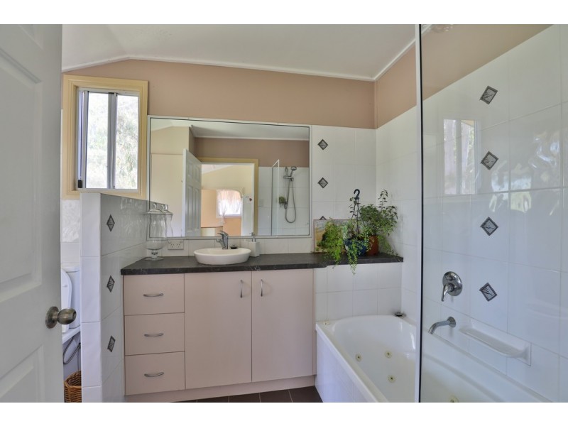 1012 Pechey Maclagan Road, Groomsville QLD 4352