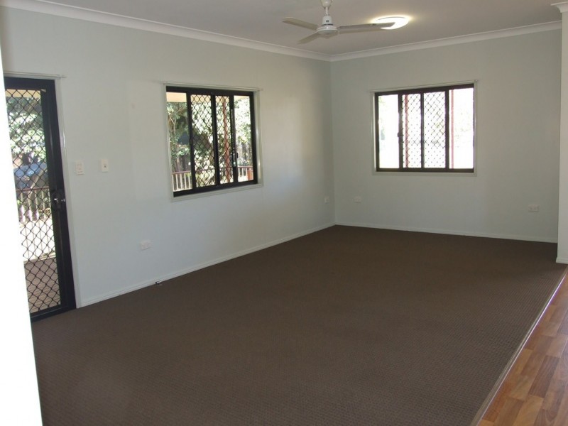 26 Albert Street, Crows Nest QLD 4355
