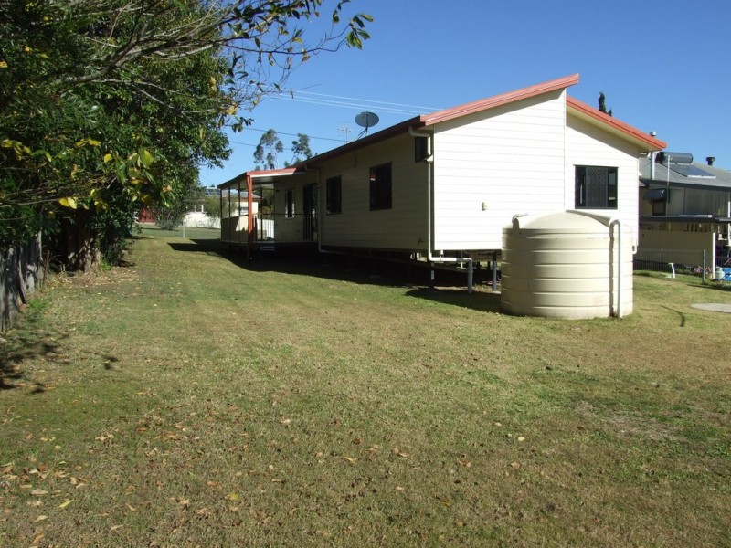 26 Albert Street, Crows Nest QLD 4355