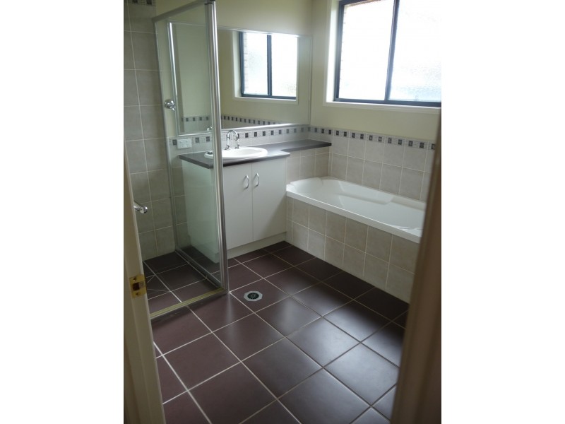 16 John Street, Goombungee QLD 4354