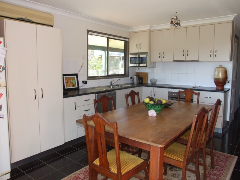 76 Willis Road, Meringandan West QLD 4352