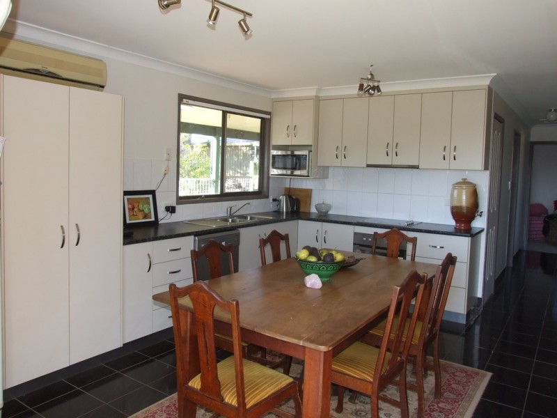 76 Willis Road, Meringandan West QLD 4352