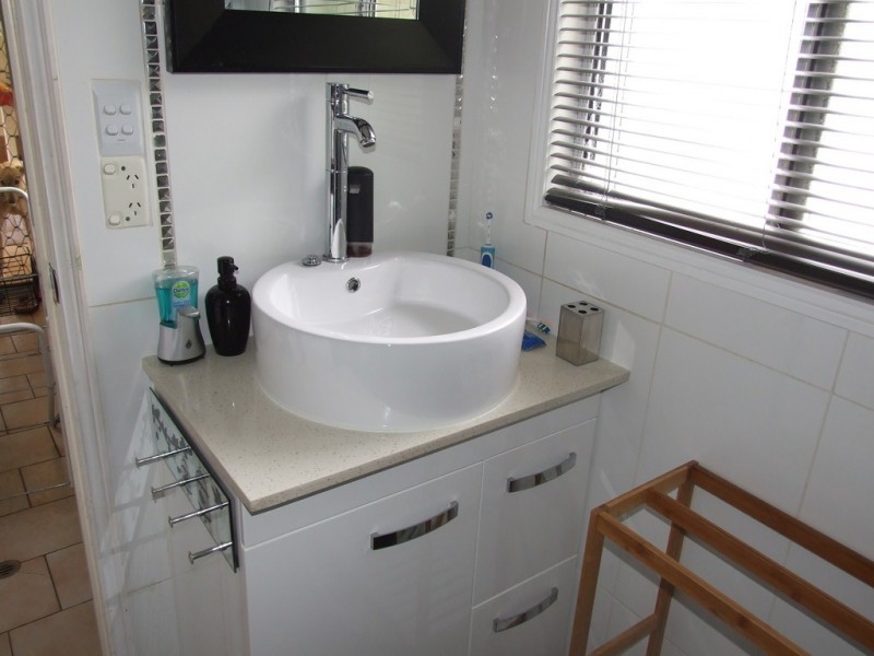 17 Albert Street, Crows Nest QLD 4355