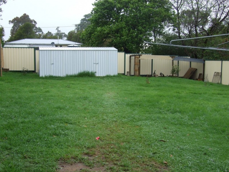 17 Albert Street, Crows Nest QLD 4355