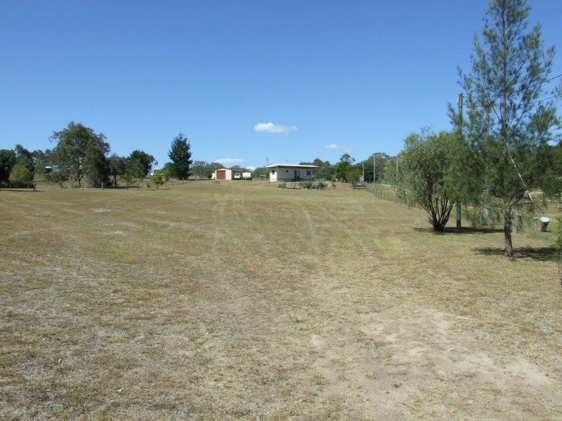 14 Devoncourt Rd, Crows Nest QLD 4355