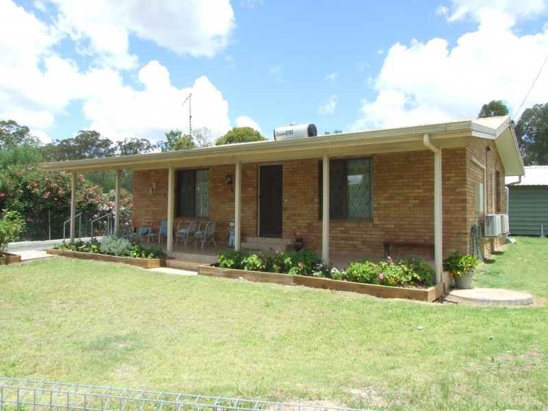 49 Albert Street West, Crows Nest QLD 4355