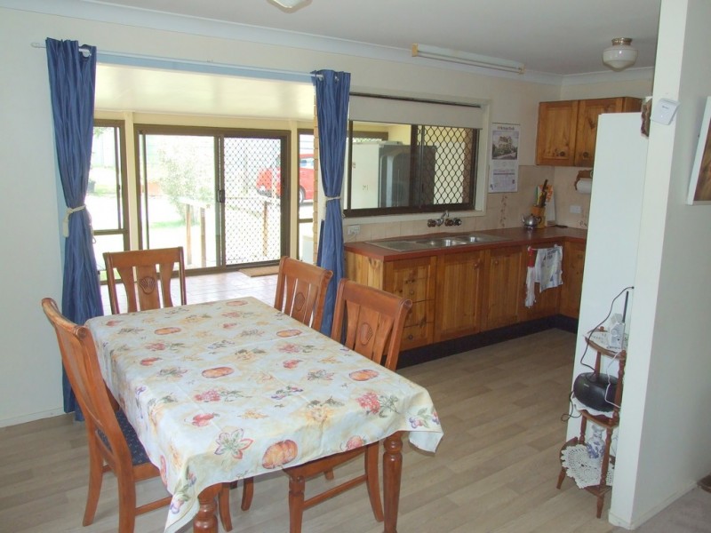 49 Albert Street West, Crows Nest QLD 4355