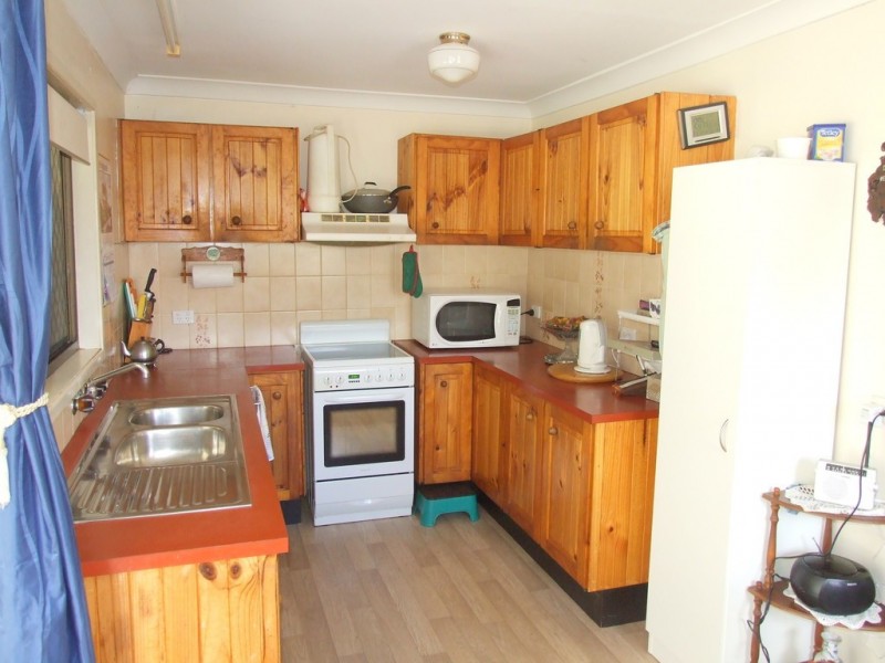 49 Albert Street West, Crows Nest QLD 4355