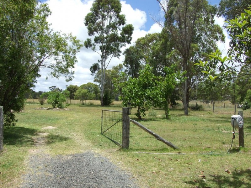 49 Albert Street West, Crows Nest QLD 4355