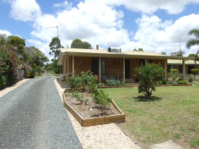 49 Albert Street West, Crows Nest QLD 4355