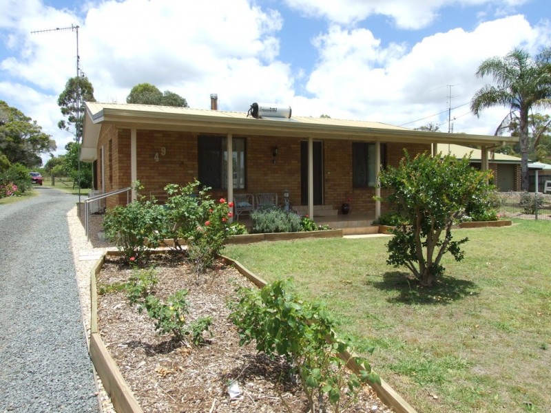 49 Albert Street West, Crows Nest QLD 4355