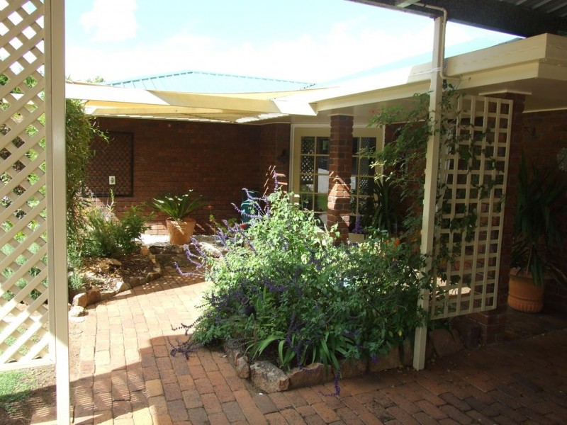 15 Railway Terrace, Crows Nest QLD 4355