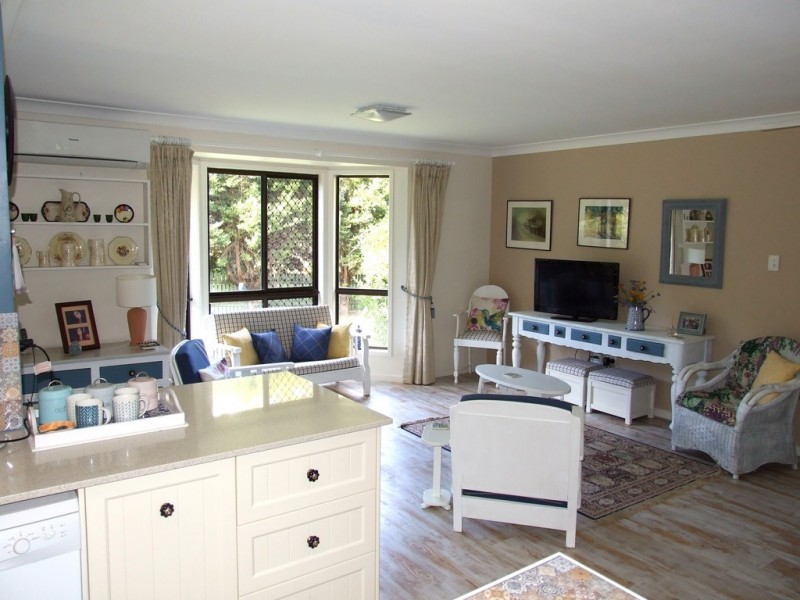 15 Railway Terrace, Crows Nest QLD 4355