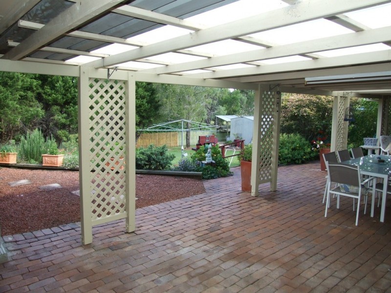 15 Railway Terrace, Crows Nest QLD 4355