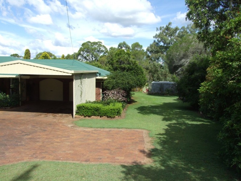15 Railway Terrace, Crows Nest QLD 4355