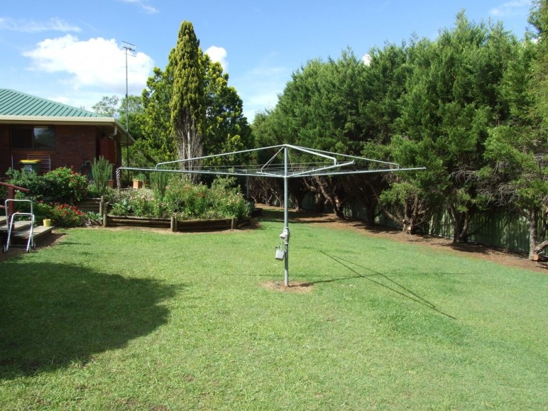 15 Railway Terrace, Crows Nest QLD 4355