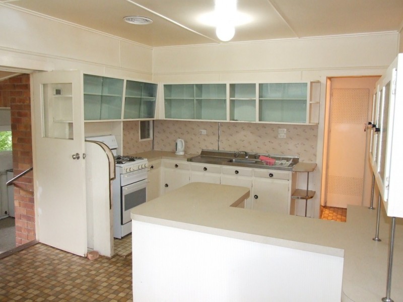 4-6 Esk Street, Crows Nest QLD 4355