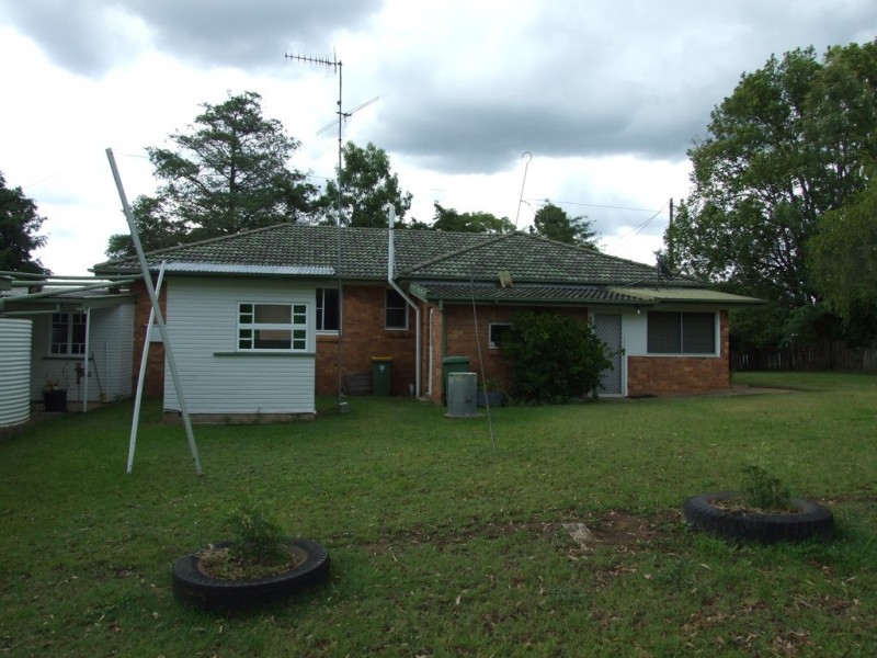 4-6 Esk Street, Crows Nest QLD 4355