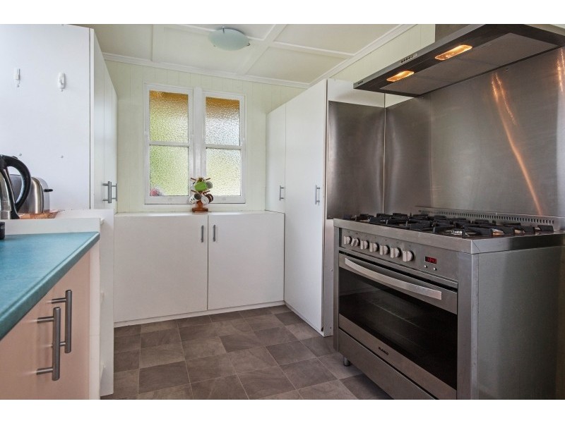 7 Albert St, Crows Nest QLD 4355