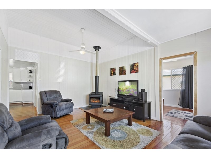 20 James Street, Crows Nest QLD 4355