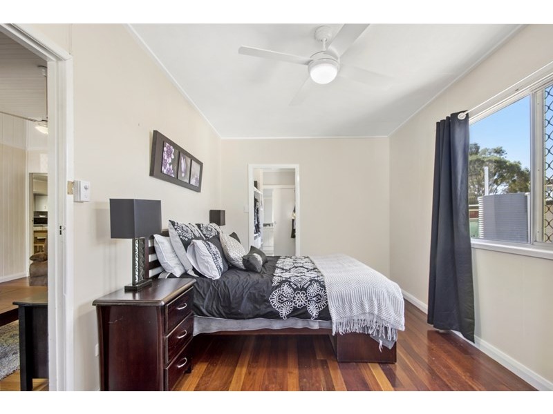 20 James Street, Crows Nest QLD 4355