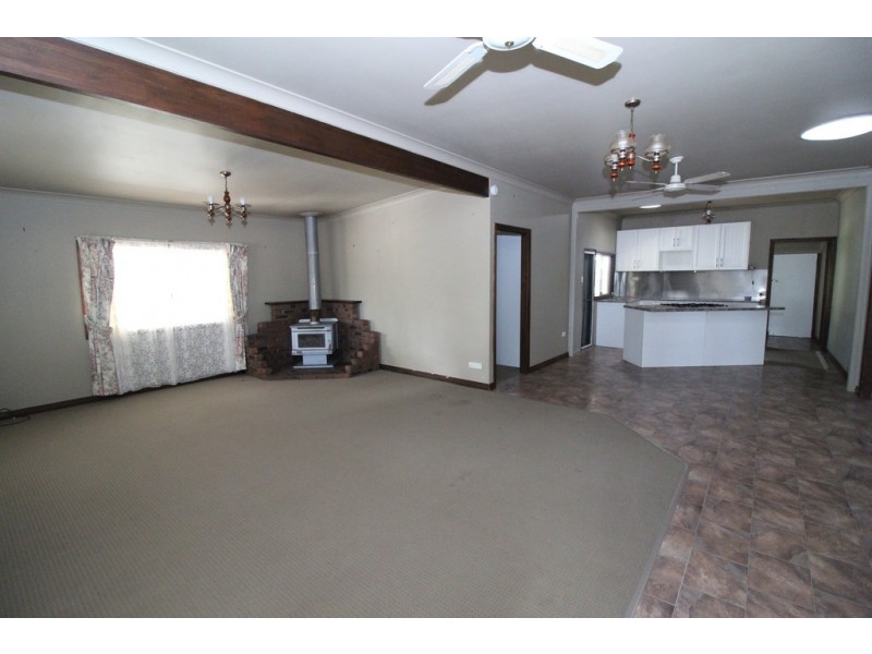 26 Pinnell Road, Crows Nest QLD 4355